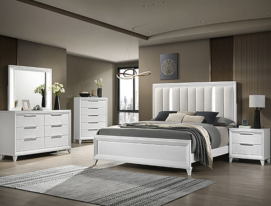 Crown Mark Furniture Cressida King Upholstered Panel Bed in White B7300-K